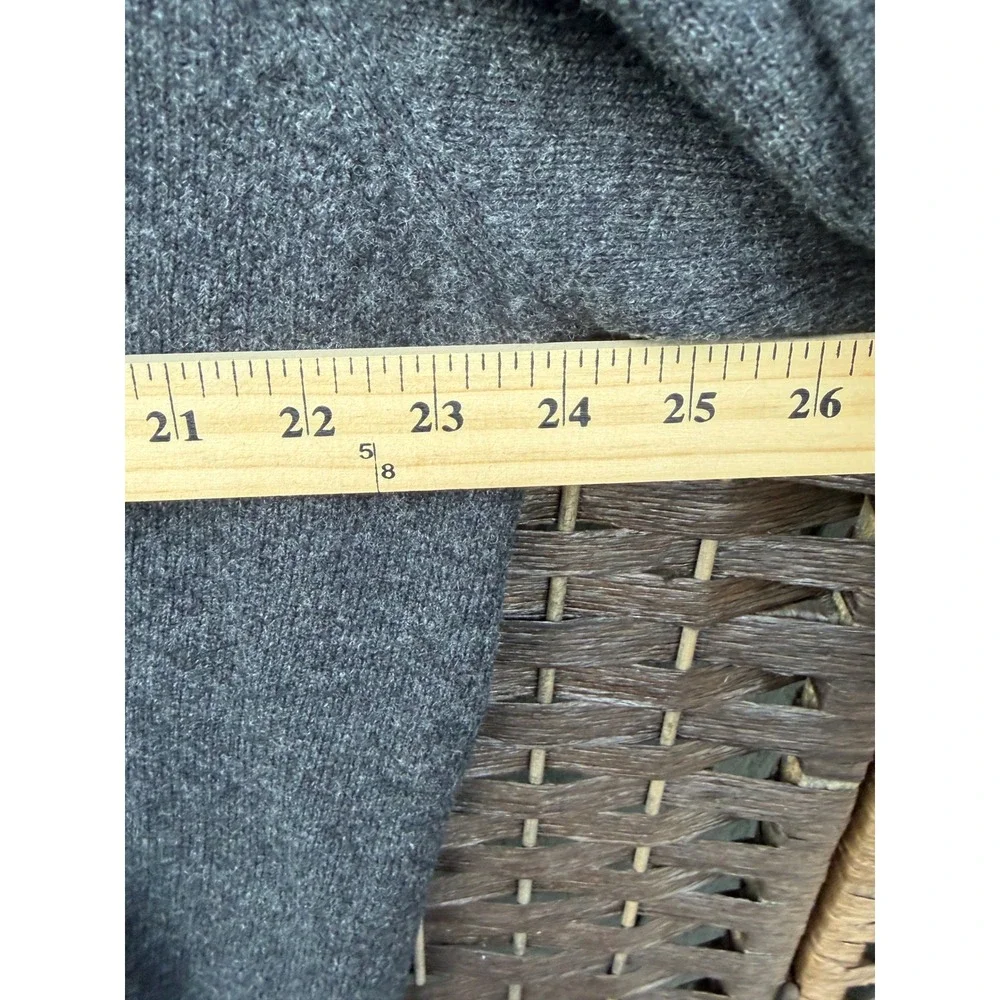 LL Bean Mens XL Gray 100% Lambswool V-Neck Raglan Sweater 264789